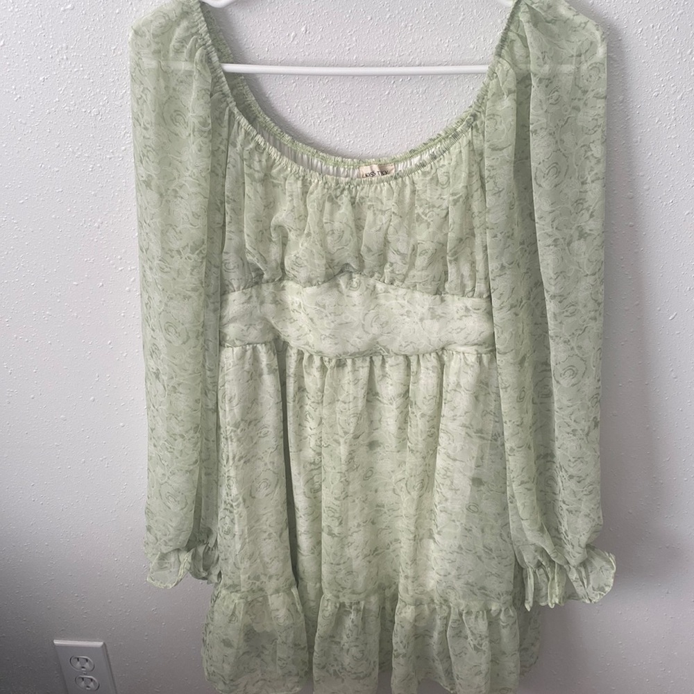 Pastel green dress from Kiss The Sky in a xs